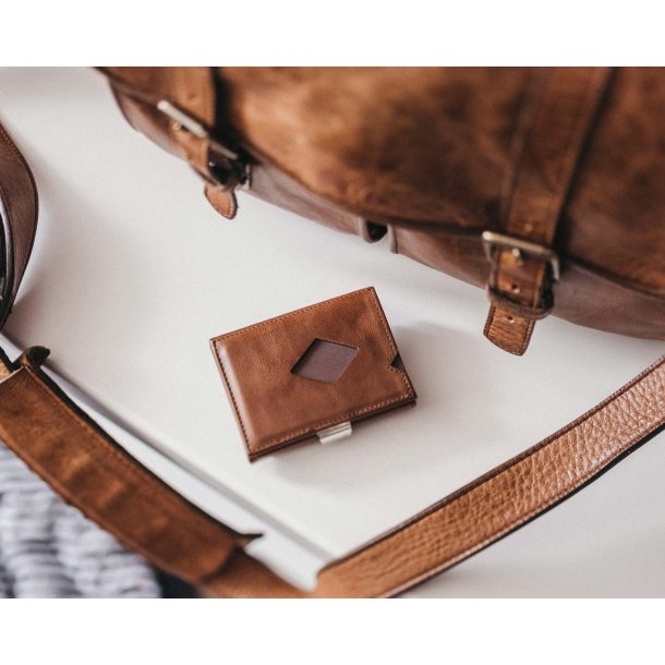 EXENTRI Multiwallet Hazelnut