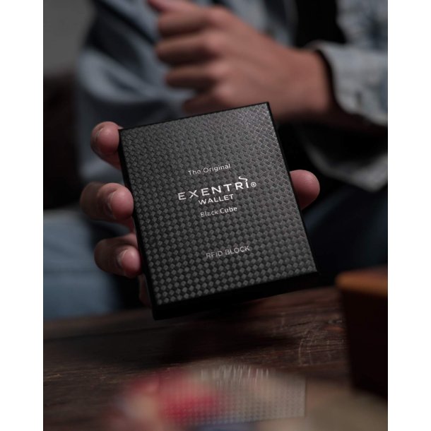 EXENTRI Wallet Black Cube